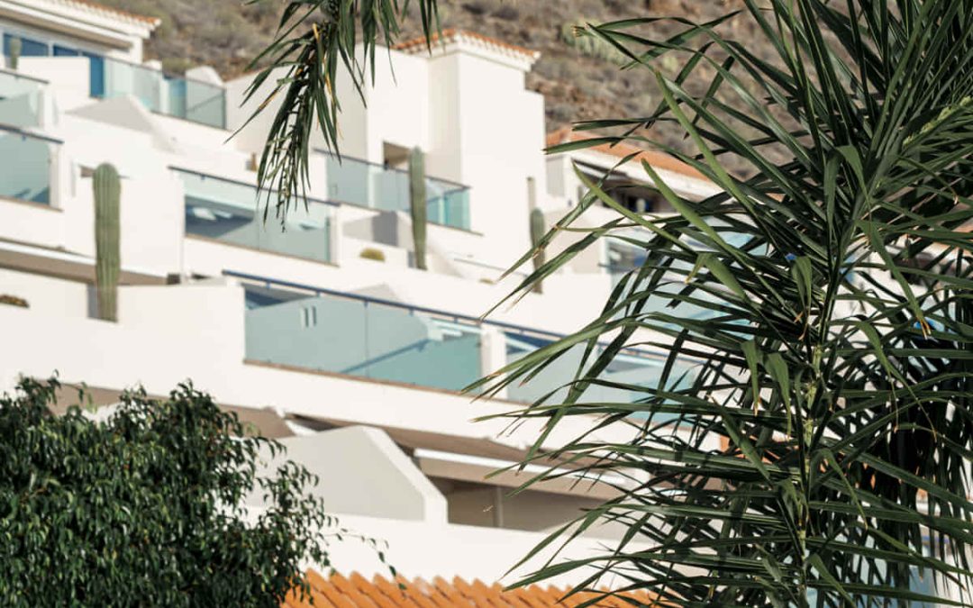 Los mejores seguros para apartamentos turísticos en 2025: guía comparativa de coberturas y precios